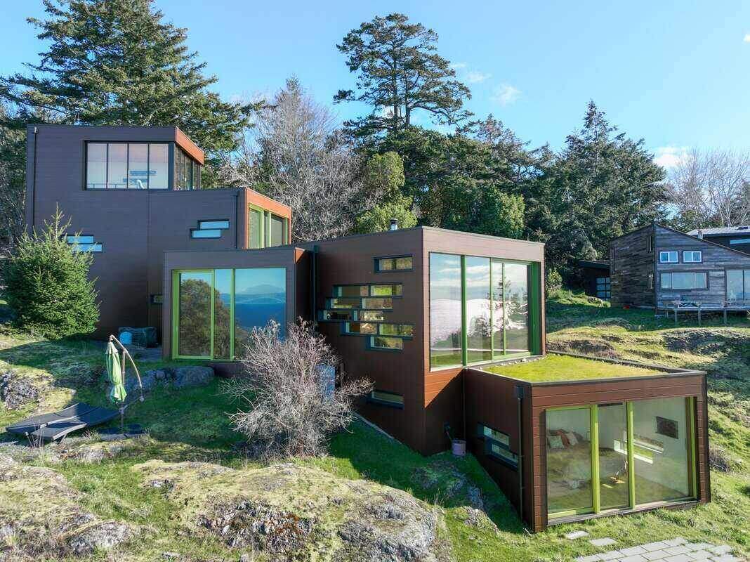 Parrish James Hardie lap siding replacement project by Alpine Exteriors